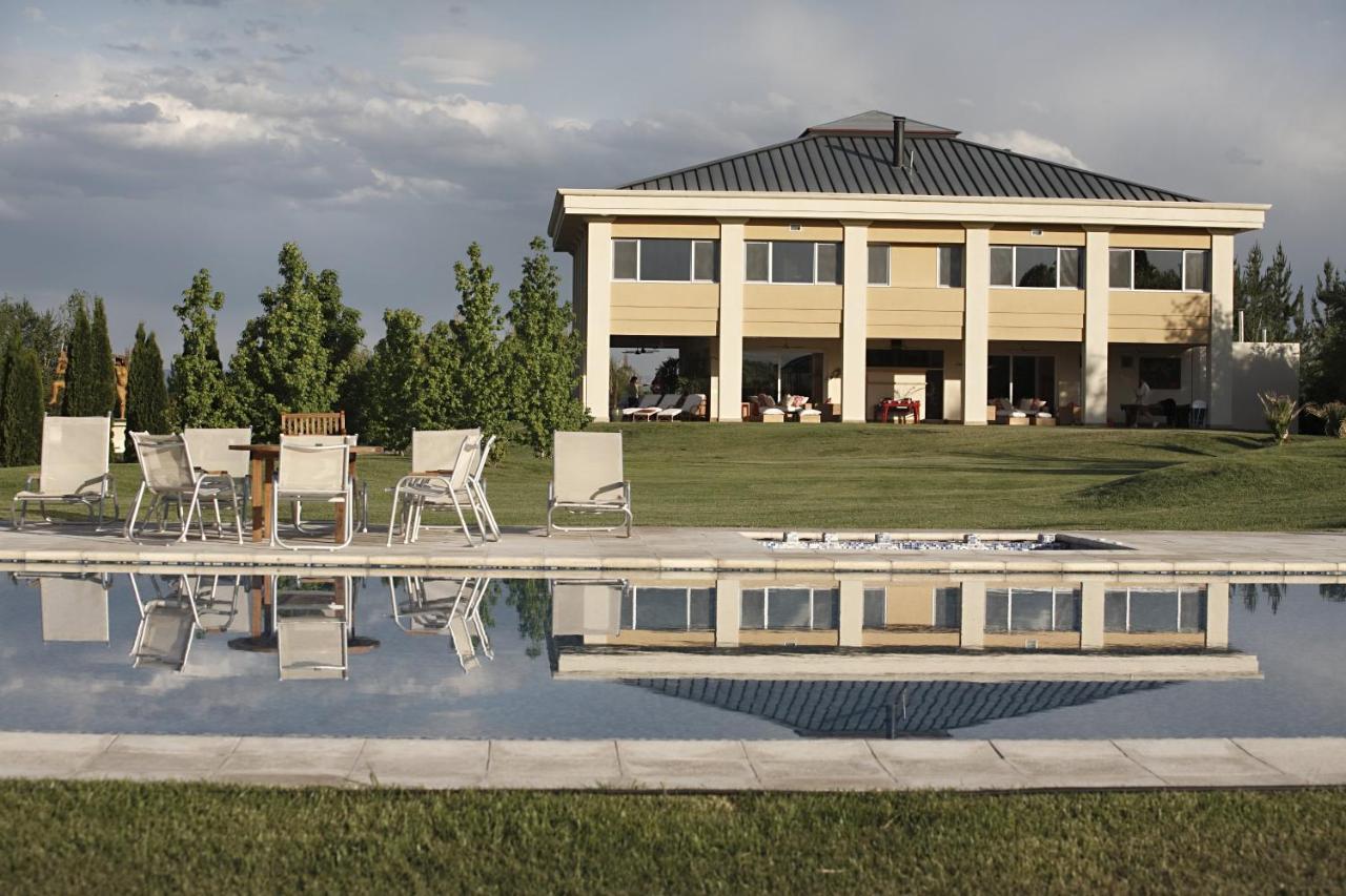 Estancia Mendoza Wine Hotel Тунуян Экстерьер фото