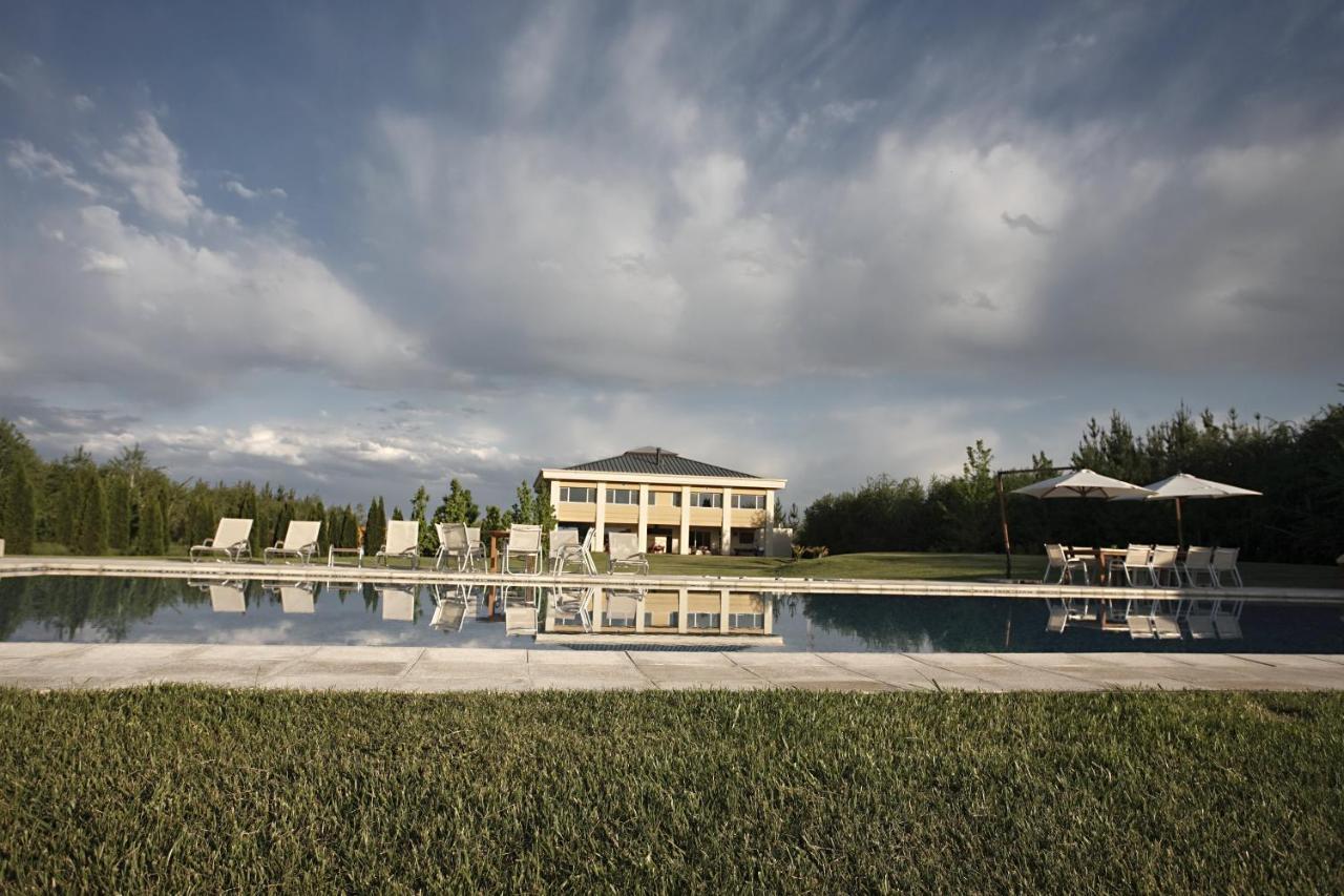 Estancia Mendoza Wine Hotel Тунуян Экстерьер фото